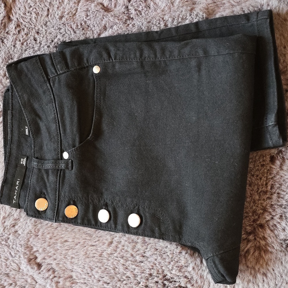 Tahari button fly Emily Mid-rise Black Ankle Capri size 8/29